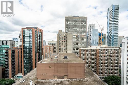 205 - 1055 Bay Street, Toronto (Bay Street Corridor), ON - Outdoor With Facade