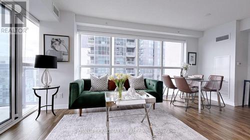 1710 - 30 Meadowglen Place, Toronto (Woburn), ON - Indoor Photo Showing Living Room