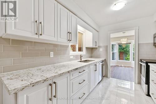 28 White Boulevard, Vaughan (Brownridge), ON - Indoor Photo Showing Kitchen With Double Sink With Upgraded Kitchen