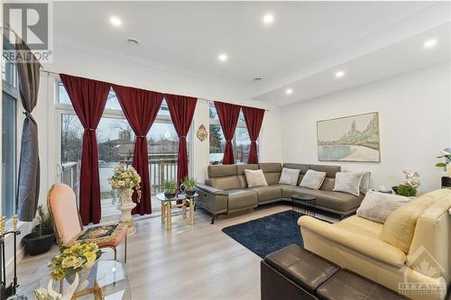 133 Duford Street Unit#A, Ottawa, ON - Indoor Photo Showing Living Room