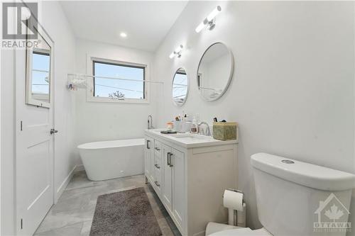 133 Duford Street Unit#A, Ottawa, ON - Indoor Photo Showing Bathroom