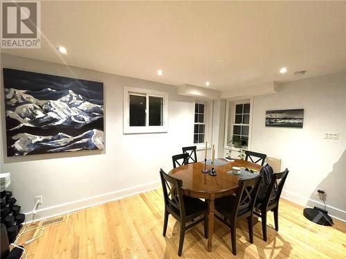 382 Winston Avenue, Ottawa, ON - Indoor Photo Showing Dining Room