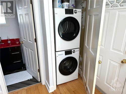 382 Winston Avenue, Ottawa, ON - Indoor Photo Showing Laundry Room