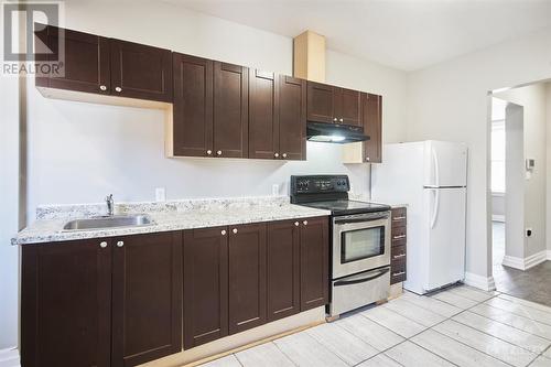 Unit 1 - 501 Lyon Street, Ottawa, ON - Indoor Photo Showing Kitchen