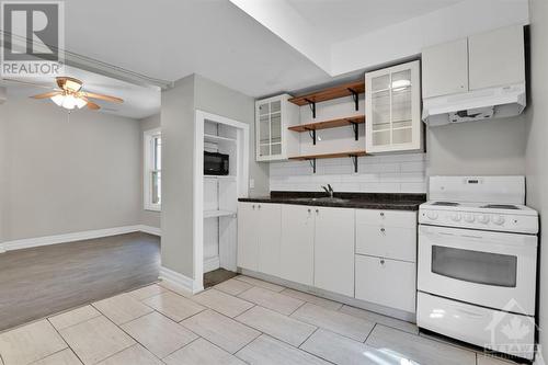 Unit 2 - 501 Lyon Street, Ottawa, ON - Indoor Photo Showing Kitchen