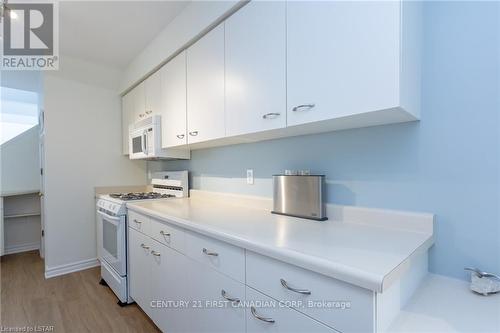 3 - 374 Edith Cavell Boulevard, Central Elgin (Port Stanley), ON - Indoor Photo Showing Kitchen