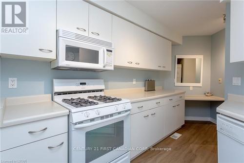 3 - 374 Edith Cavell Boulevard, Central Elgin (Port Stanley), ON - Indoor Photo Showing Kitchen