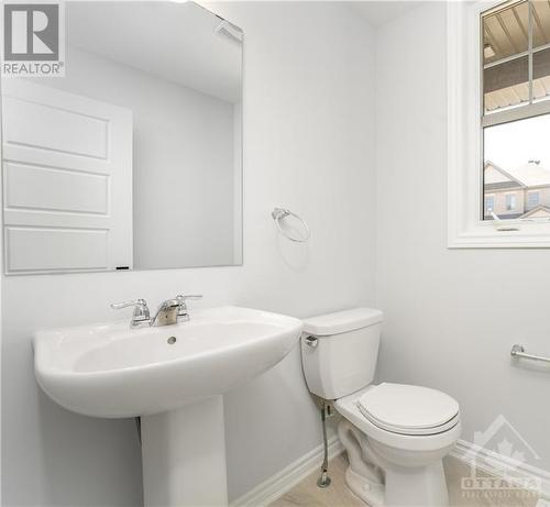 14 Racemose Street, Ottawa, ON - Indoor Photo Showing Bathroom