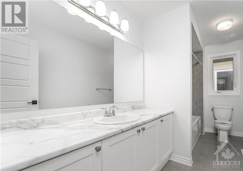 14 Racemose Street, Ottawa, ON - Indoor Photo Showing Bathroom