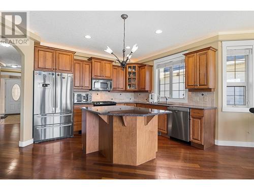 766 Denali Drive, Kelowna, BC - Indoor Photo Showing Kitchen