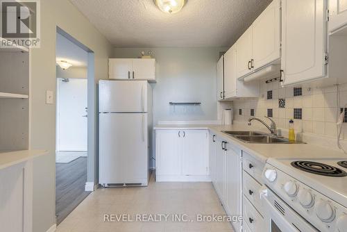 809 - 365 Geneva Street, West Lincoln, ON - Indoor Photo Showing Kitchen With Double Sink