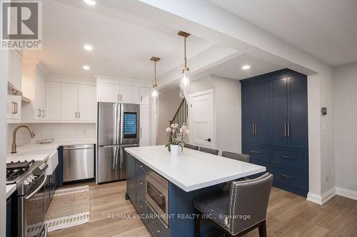 22 - 1809 Upper Wentworth Street W, Hamilton (Allison), ON - Indoor Photo Showing Kitchen With Upgraded Kitchen