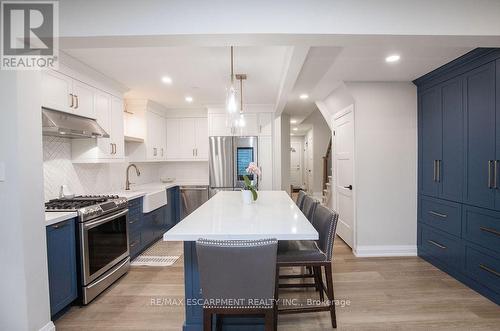 22 - 1809 Upper Wentworth Street W, Hamilton (Allison), ON - Indoor Photo Showing Kitchen With Double Sink With Upgraded Kitchen