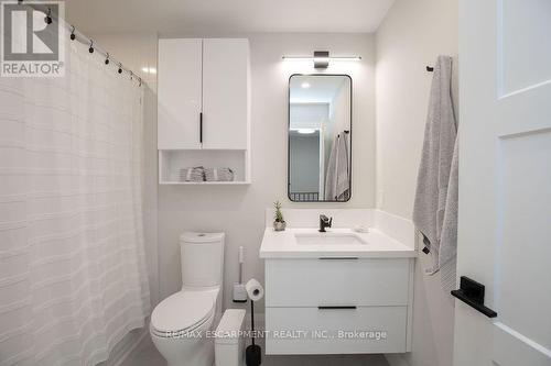 22 - 1809 Upper Wentworth Street W, Hamilton (Allison), ON - Indoor Photo Showing Bathroom