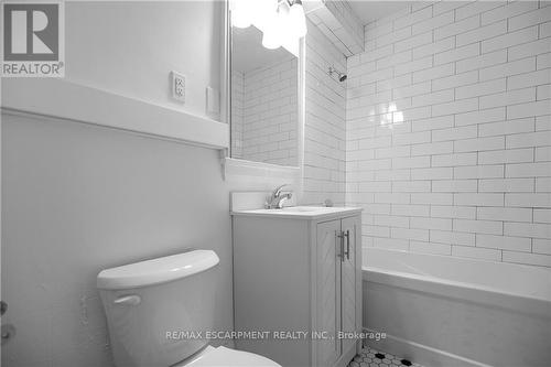 1 - 312 Aberdeen Avenue, Hamilton (Kirkendall), ON - Indoor Photo Showing Bathroom