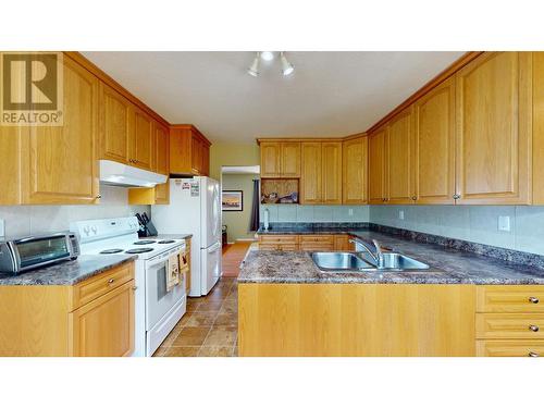 891 Funn Street, Quesnel, BC - Indoor Photo Showing Kitchen With Double Sink