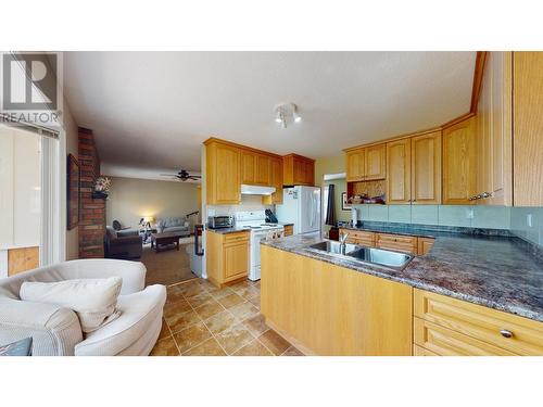 891 Funn Street, Quesnel, BC - Indoor Photo Showing Kitchen With Double Sink