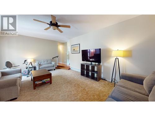 891 Funn Street, Quesnel, BC - Indoor Photo Showing Living Room