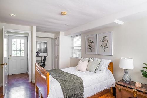 58 Hillcrest Avenue, Hamilton, ON - Indoor Photo Showing Bedroom