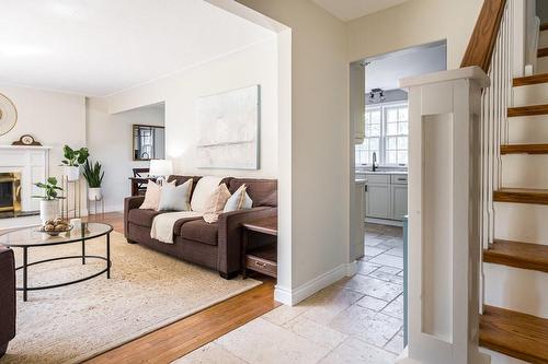 58 Hillcrest Avenue, Hamilton, ON - Indoor Photo Showing Living Room With Fireplace