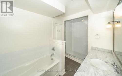 363 B Roehampton Avenue, Toronto (Mount Pleasant East), ON - Indoor Photo Showing Bathroom