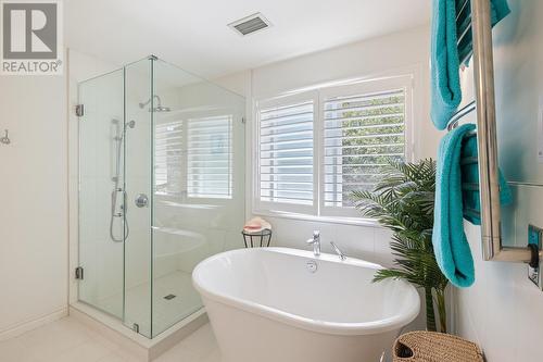 942 Stikine Court, Kelowna, BC - Indoor Photo Showing Bathroom