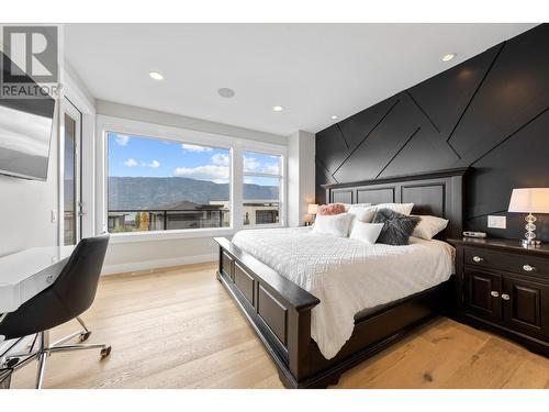 9443 Ledgestone Road, Lake Country, BC - Indoor Photo Showing Bedroom