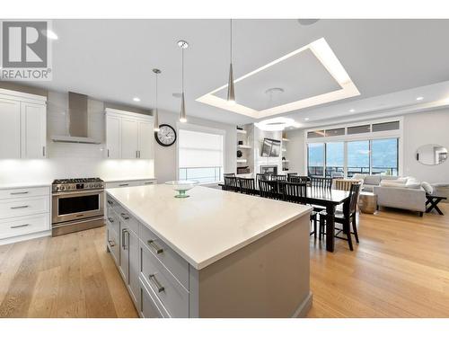 9443 Ledgestone Road, Lake Country, BC - Indoor Photo Showing Kitchen With Upgraded Kitchen