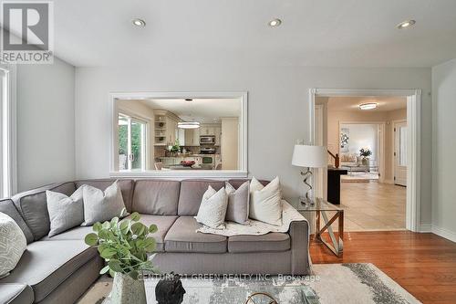 25 Ferrah Street, Markham (Unionville), ON - Indoor Photo Showing Living Room