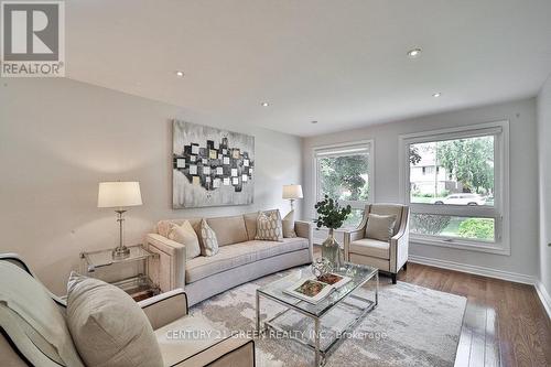 25 Ferrah Street, Markham (Unionville), ON - Indoor Photo Showing Living Room