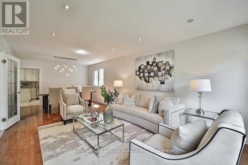 25 Ferrah Street, Markham (Unionville), ON - Indoor Photo Showing Living Room