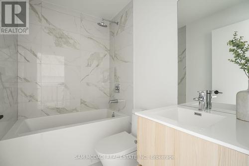 608 - 220 Missinnihe Way, Mississauga (Port Credit), ON - Indoor Photo Showing Bathroom