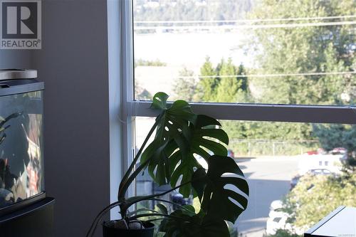 Large Windows - 405 3070 Kilpatrick Ave, Courtenay, BC - 