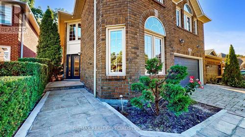 6124 Hardesty Crescent, Mississauga (East Credit), ON - Outdoor