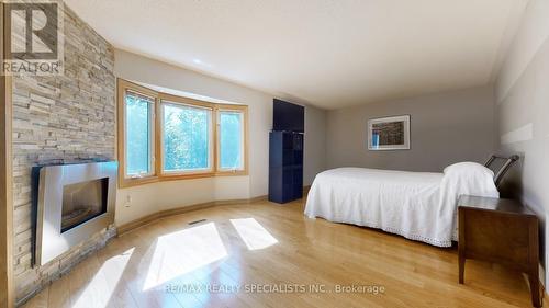 6124 Hardesty Crescent, Mississauga (East Credit), ON - Indoor Photo Showing Bedroom With Fireplace