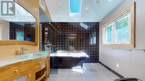 6124 Hardesty Crescent, Mississauga (East Credit), ON - Indoor Photo Showing Bathroom