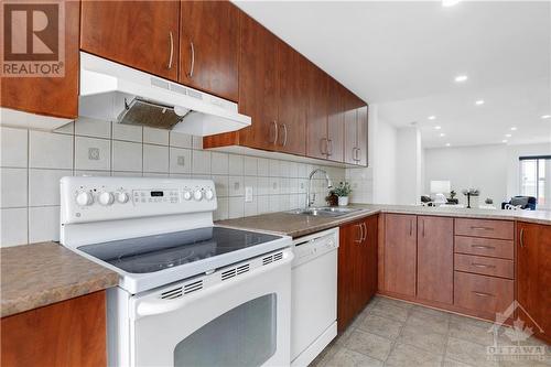 202 Chapman Mills Drive, Ottawa, ON - Indoor Photo Showing Kitchen