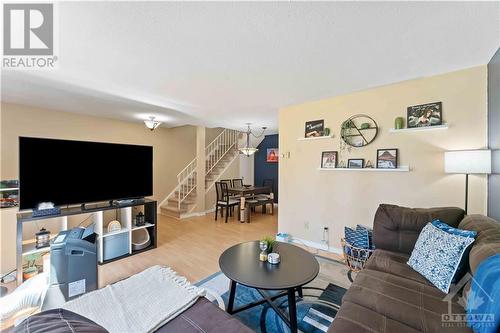 1345 Birchmount Drive, Ottawa, ON - Indoor Photo Showing Living Room