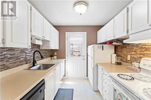 1345 Birchmount Drive, Ottawa, ON - Indoor Photo Showing Kitchen