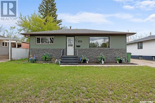 1137 13Th Avenue Nw, Moose Jaw, SK - Outdoor