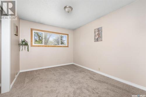 1137 13Th Avenue Nw, Moose Jaw, SK - Indoor Photo Showing Other Room