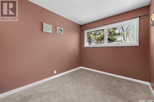 1137 13Th Avenue Nw, Moose Jaw, SK - Indoor Photo Showing Other Room