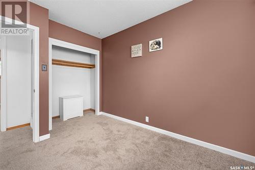 1137 13Th Avenue Nw, Moose Jaw, SK - Indoor Photo Showing Other Room