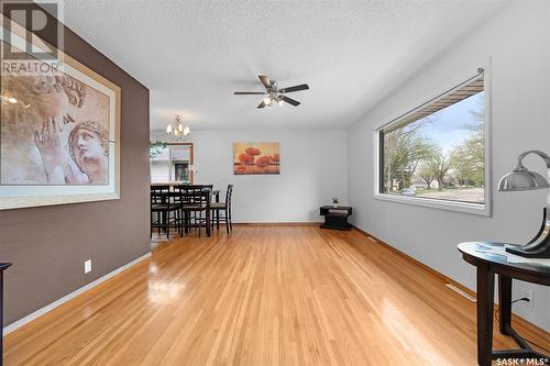 1137 13Th Avenue Nw, Moose Jaw, SK - Indoor Photo Showing Other Room