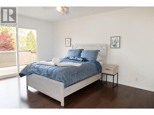 792 Dehart Avenue, Kelowna, BC - Indoor Photo Showing Bedroom