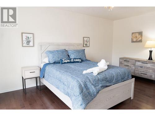 792 Dehart Avenue, Kelowna, BC - Indoor Photo Showing Bedroom