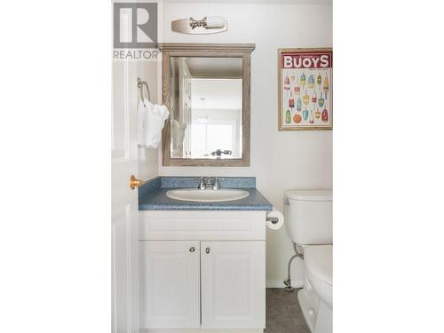 792 Dehart Avenue, Kelowna, BC - Indoor Photo Showing Bathroom