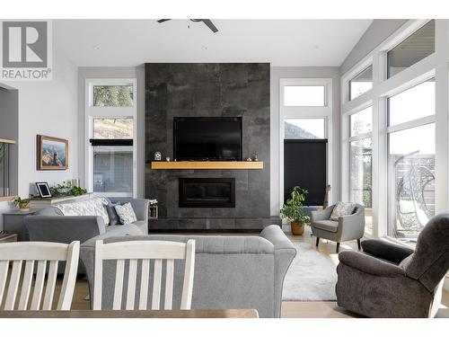 2510 Tallus Heights Lane, West Kelowna, BC - Indoor Photo Showing Living Room With Fireplace