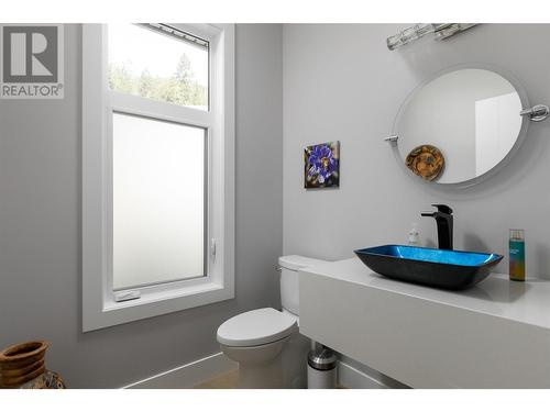 2510 Tallus Heights Lane, West Kelowna, BC - Indoor Photo Showing Bathroom