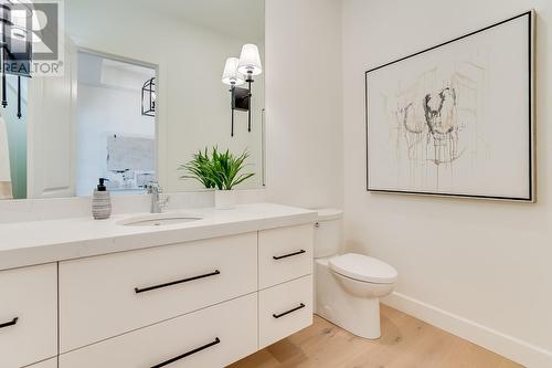 4956 Bucktail Lane, Kelowna, BC - Indoor Photo Showing Bathroom